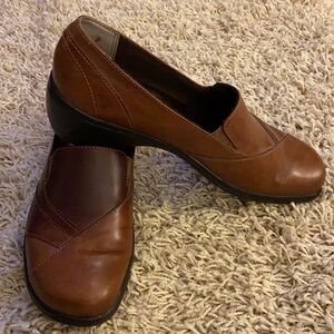 Clarks Leather Size 7N Slip On Shoe
